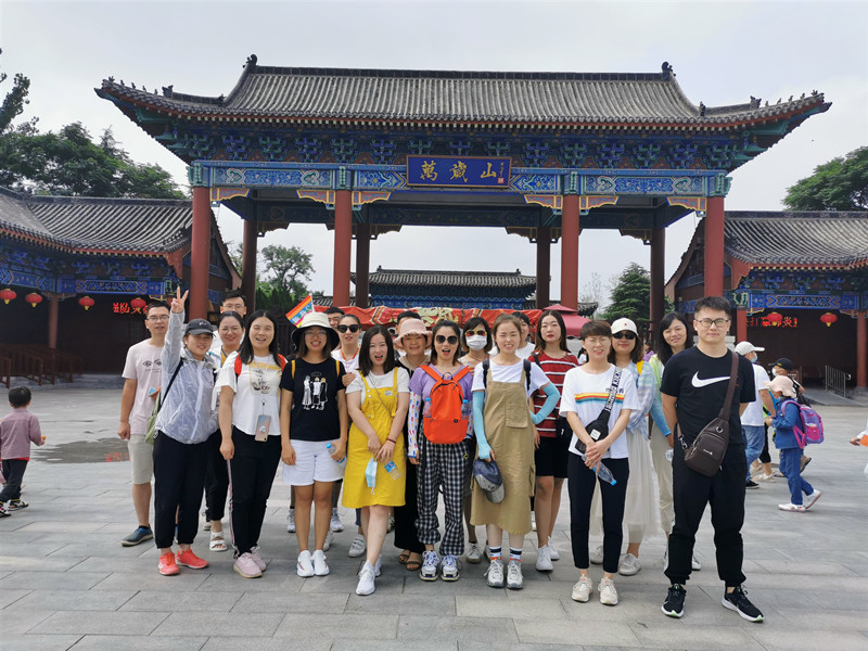 夏風(fēng)荷韻——青峰網(wǎng)絡(luò)生日會party！